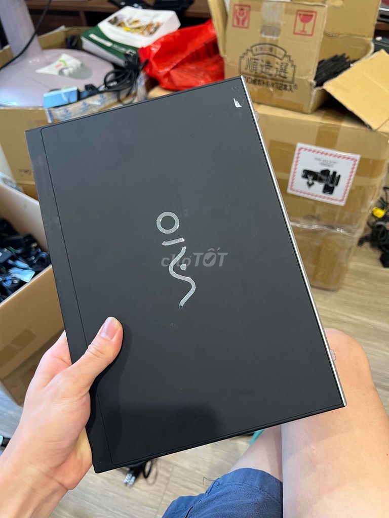 Sony Vaio i5 8th 12.5 inch 16GB/256GB. Mua bán Laptop tại Quận Hoàn Kiếm Hà Nội được đăng bởi Linh Linh hình 1