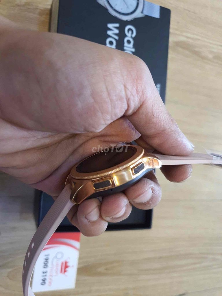 Đồng hồ Samsung Galaxy Watch 42mm vàng hồng new. Mua bán Thiết bị đeo thông minh tại Quận 10 Tp Hồ Chí Minh được đăng bởi Thế giới phone hình 1