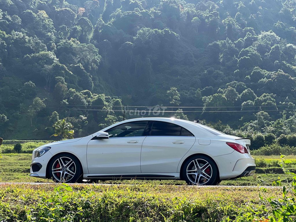 Mercedes Benz CLA 45 AMG 4MATIC - Odo 7 vạn