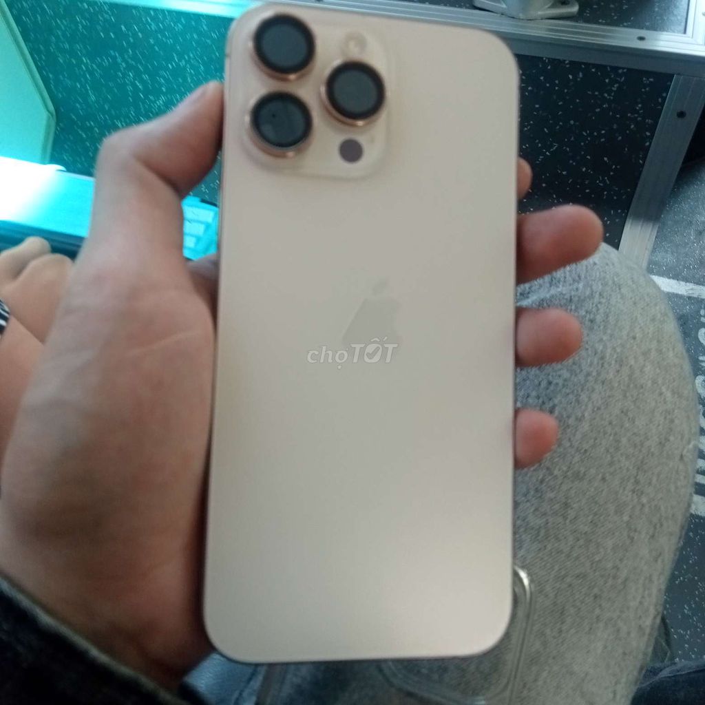 Apple iPhone 16 Pro Max 256GB Vàng. Mua bán Điện thoại tại Thành phố Cao Lãnh Đồng Tháp được đăng bởi Bé Mỡ hình 1