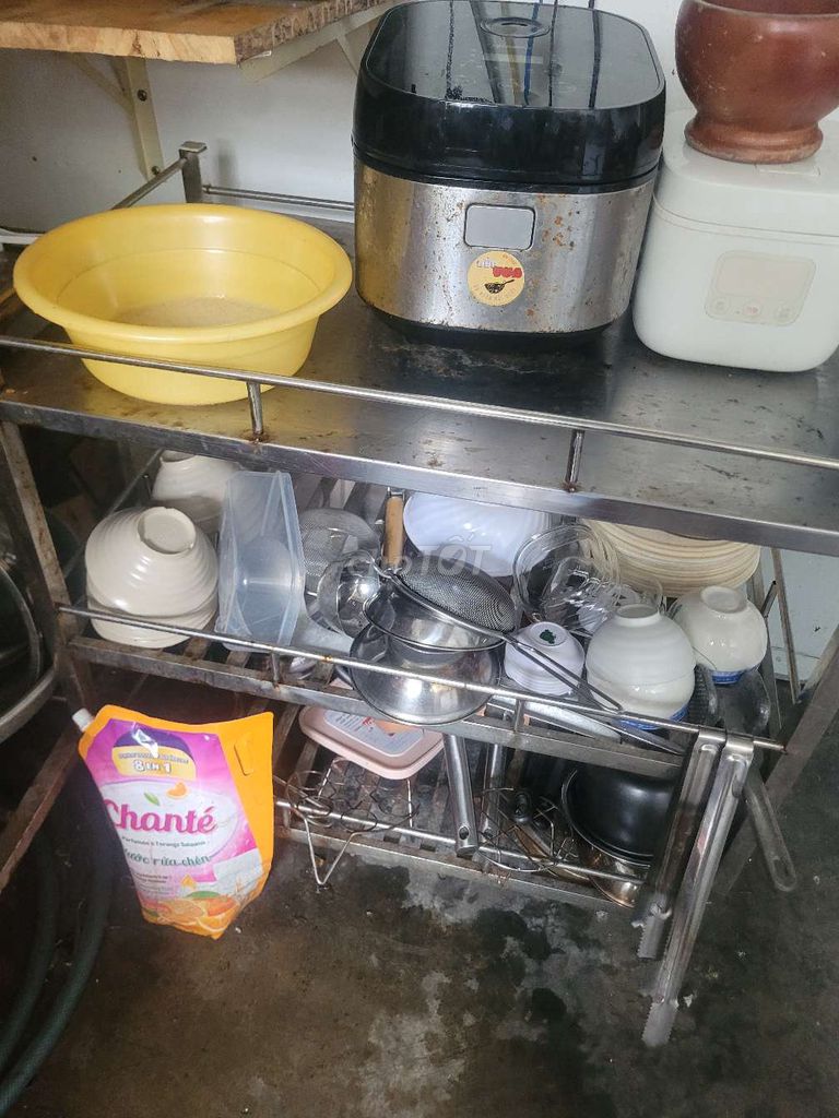 Kệ úp chén kim loại màu bạc. Mua bán Dụng cụ nhà bếp tại Quận Gò Vấp Tp Hồ Chí Minh được đăng bởi Võ Đức Thông hình 1