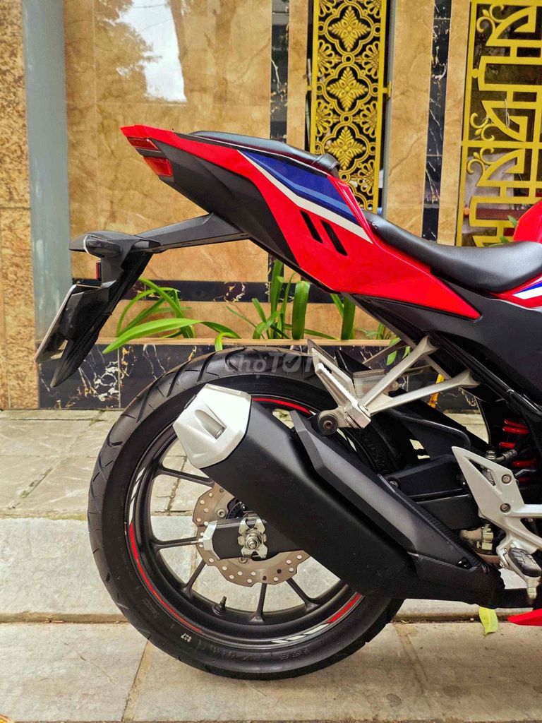 HONDA CBR 150 ABS FI cuối chót  xe lướt mới pkl. Mua bán Xe máy tại Quận Cầu Giấy Hà Nội được đăng bởi Tong motor xe may hình 7