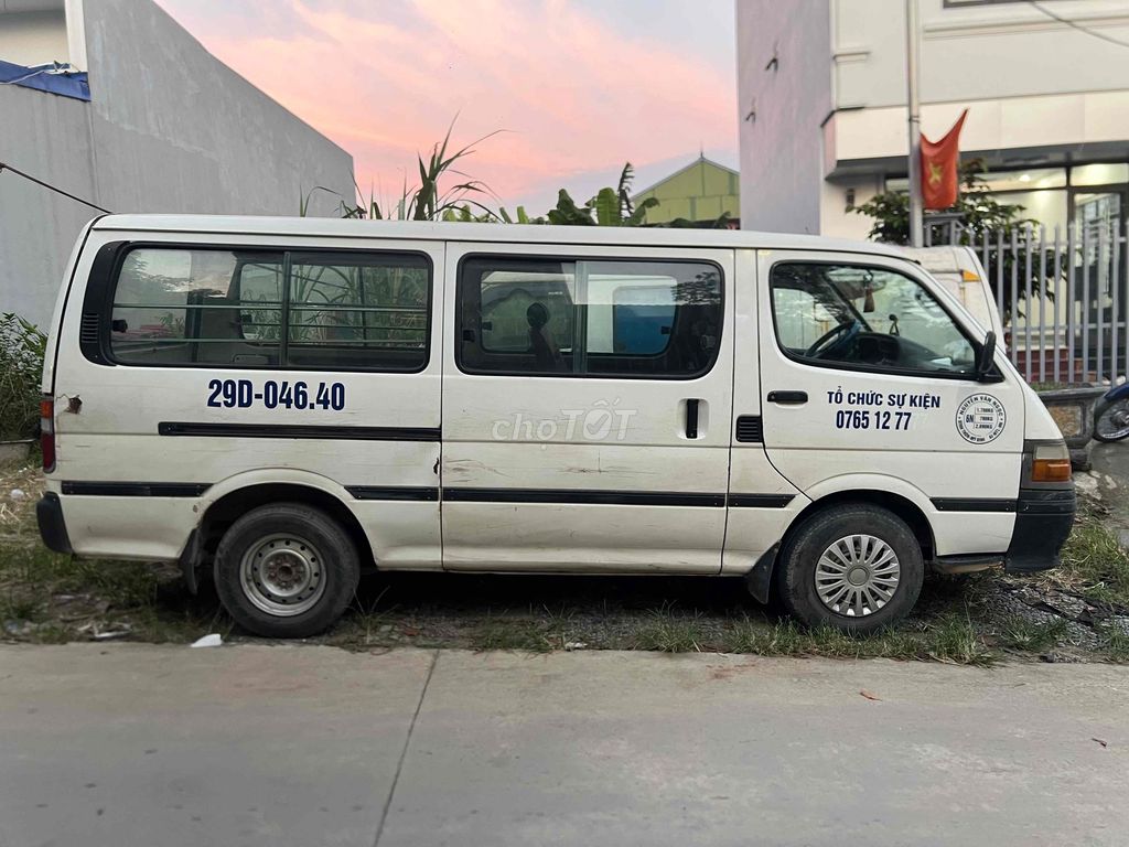 Toyota Van 2003, белый, 6 мест