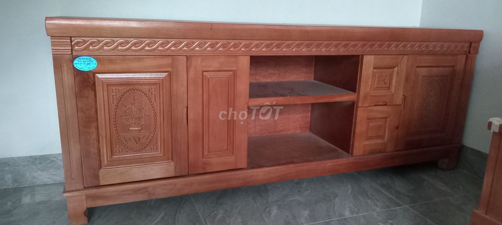Kệ tivi gỗ nâu cổ điển. Mua bán Tủ, kệ gia đình tại Huyện Gia Lộc Hải Dương được đăng bởi TAO VU hình 1