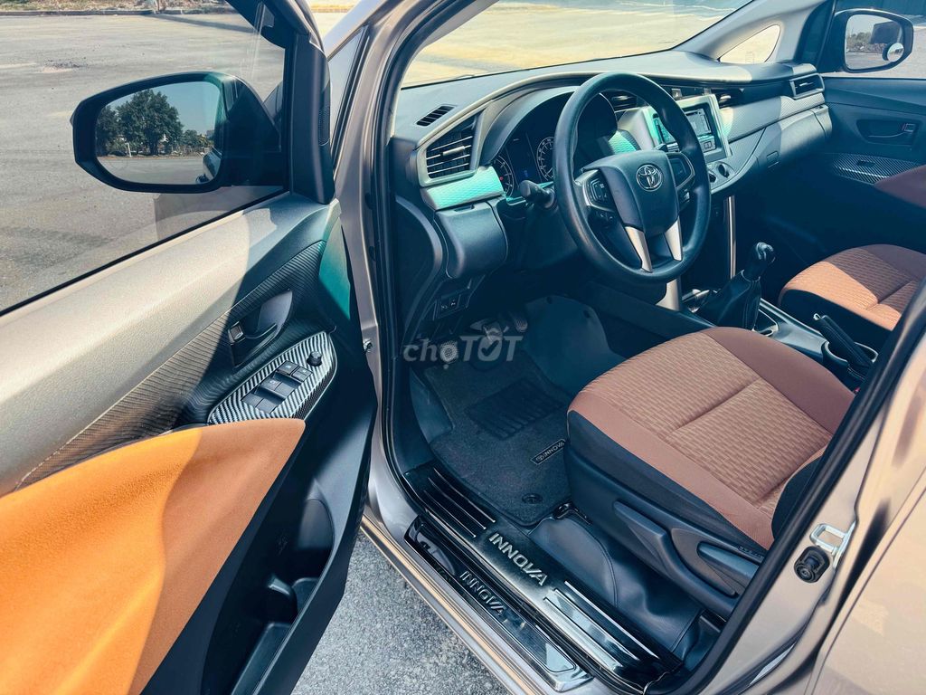 Toyota Innova 2019 2.0E MT Nâu. Mua bán Ô tô tại Huyện Sóc Sơn Hà Nội được đăng bởi AUTO VĨNH CƯỜNG hình 6