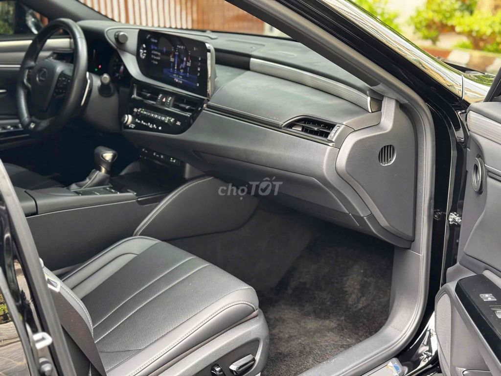 Lexus ES250 F.Sport sx 2021 nhập Nhật siêu đẹp. Mua bán Ô tô tại Quận Cầu Giấy Hà Nội được đăng bởi Cao Quý hình 15