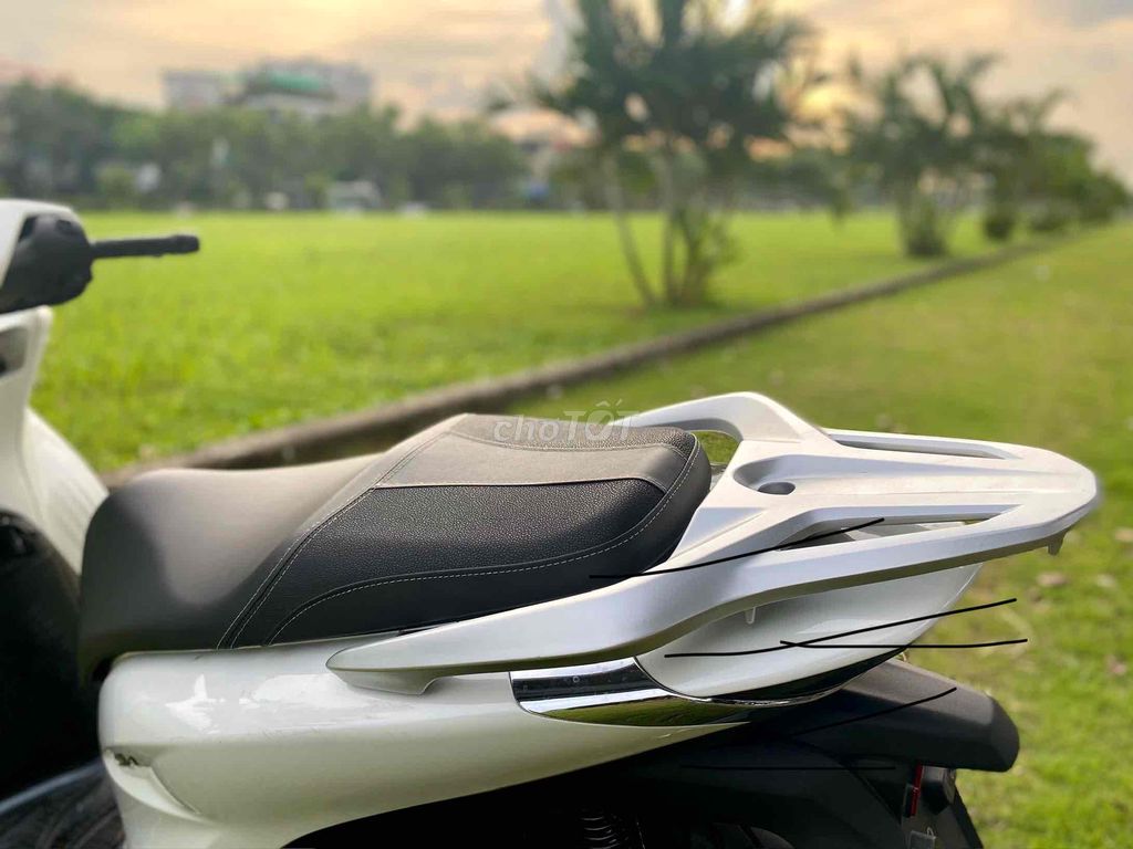 Honda SH 2021 trắng CBS 125i CC đi 2v zin ngon. Mua bán Xe máy tại Quận Long Biên Hà Nội được đăng bởi Đức hình 7