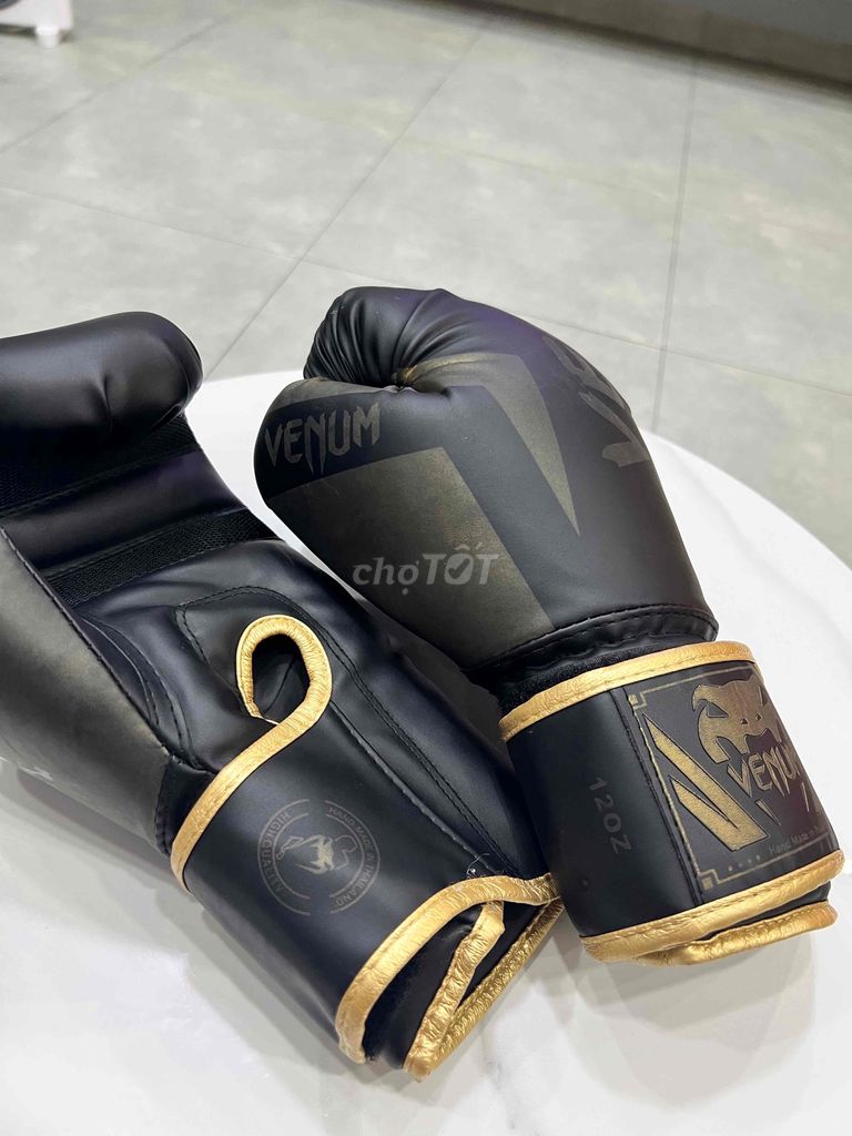 Găng tay Boxing Venum Elite 12oz