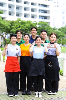 TUYỂN PHỤC VỤ/PHỤ BẾP NHÀ HÀNG CÁC QUẬN 1, 2,7,10