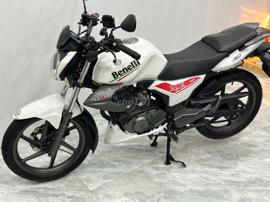 Xe máy Benelli TNT 150 màu trắng nguyên zin. Mua bán Xe máy tại Quận Thanh Khê Đà Nẵng được đăng bởi Xe Máy Đức Vũ 658 Trần Cao Vân hình 1
