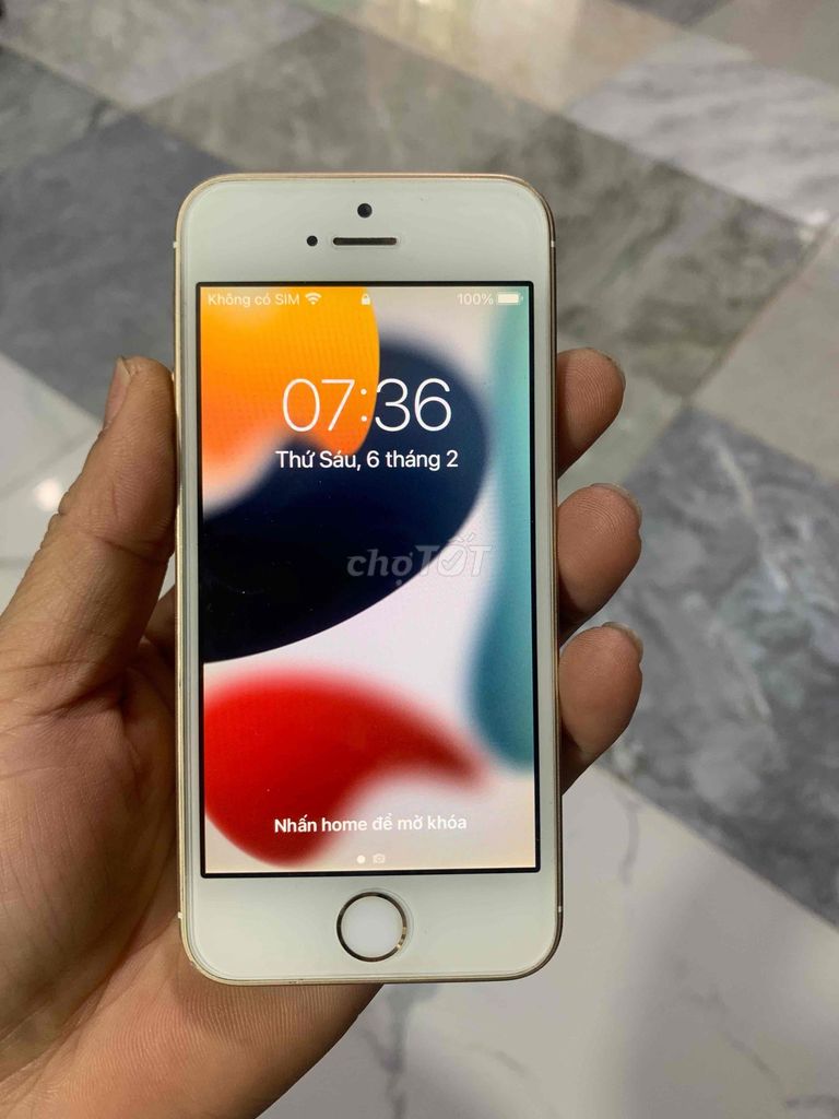 Apple iPhone 5SE 16GB Vàng. Mua bán Điện thoại tại Huyện Dương Minh Châu Tây Ninh được đăng bởi ĐỨC  hình 1