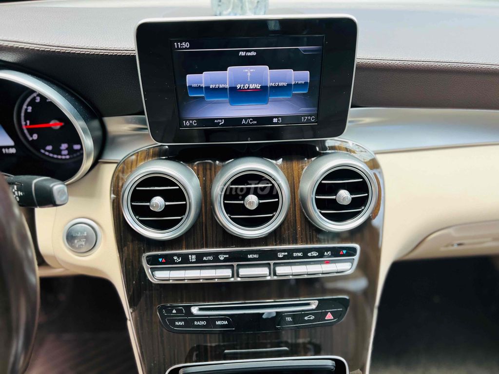 MER GLC200 2018 ĐEN KEM BẢO DƯỠNG FULL HÃNG. Mua bán Ô tô tại Thành phố Thủ Đức Tp Hồ Chí Minh được đăng bởi Phước An hình 12