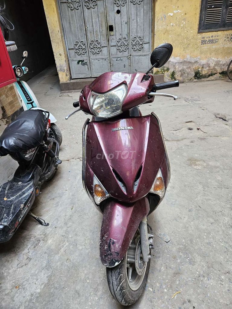 Honda Lead Trắng. Mua bán Xe máy tại Quận Đống Đa Hà Nội được đăng bởi anh Huy hình 1