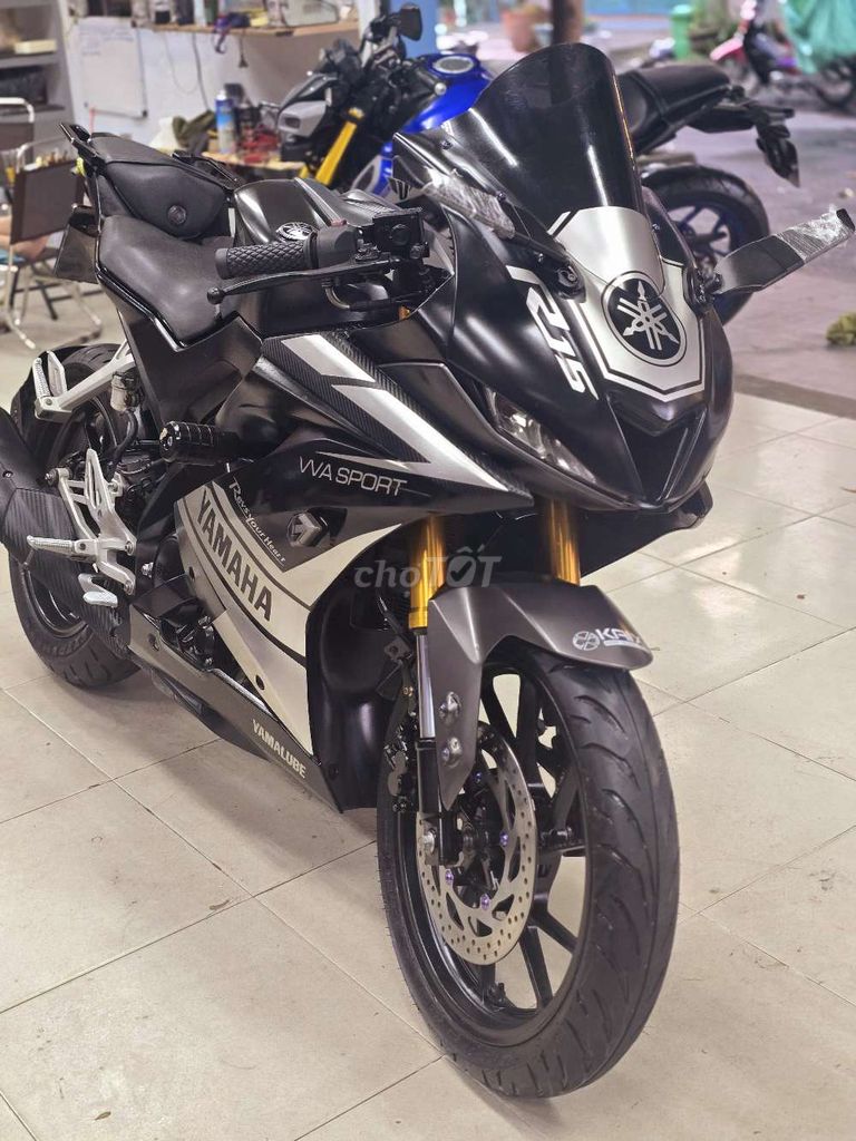 Yamaha R15v3 2021 Đen Bạc. Mua bán Xe máy tại Quận Thanh Khê Đà Nẵng được đăng bởi Quý Moto Cycle 21 điện biên phủ Đà Nẵng hình 3