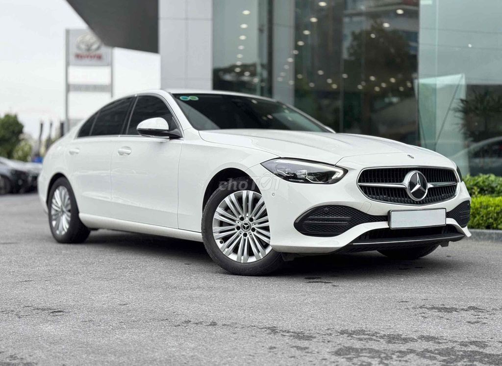 Mercedes Benz C200 Avantgarde 2023 đăng kí 2024. Mua bán Ô tô tại Quận Nam Từ Liêm Hà Nội được đăng bởi Đại lý Toyota Mỹ Đình hình 3