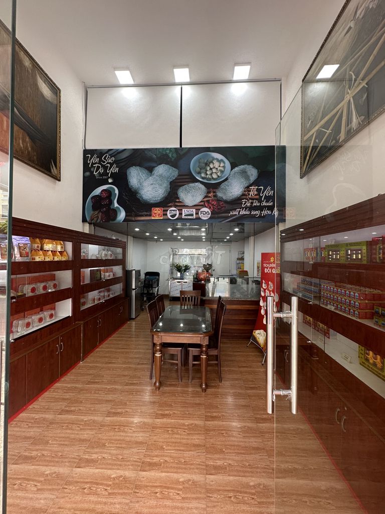 Tuyển NVBH shop tổ yến