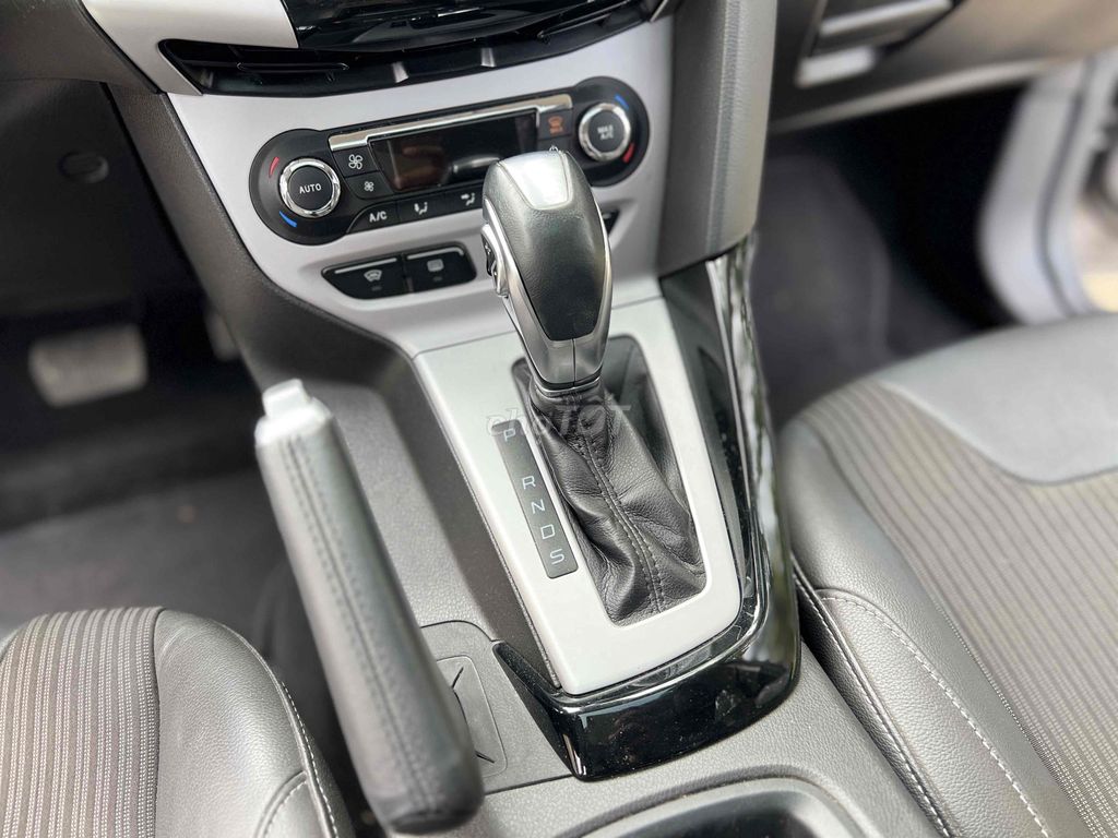 Ford Focus 2.0S 2015 Xám 68000 km. Mua bán Ô tô tại Thành phố Thuận An Bình Dương được đăng bởi Thành Nam hình 10