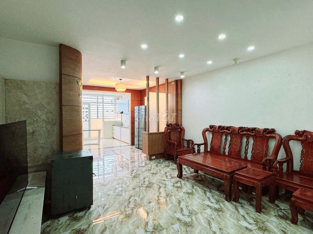 Cho thuê căn hộ 153m2(4PN,3WC),nhà trống sẵn,giá 15tr/tháng(TL)