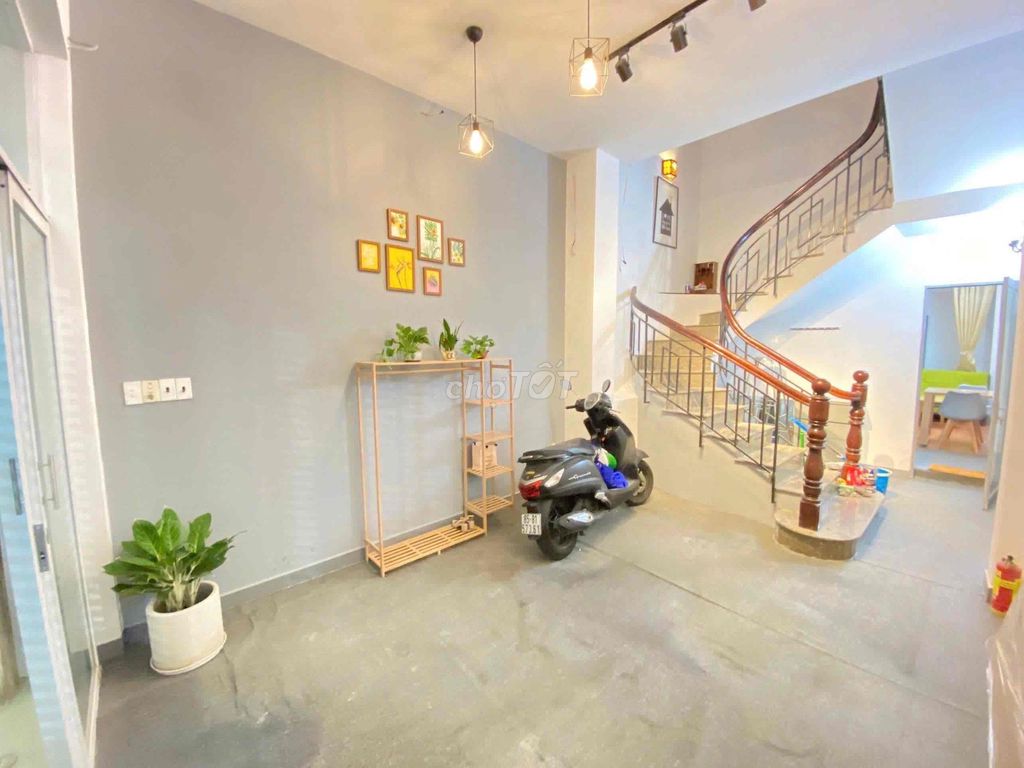 🌿 Studio Ban Ngày Ngập Nắng – Full NT