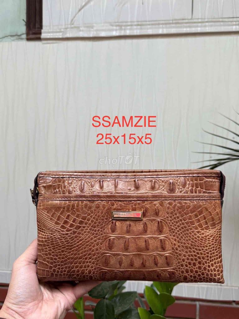 Clutch da vân cá sấu hiệu SSAMZIE