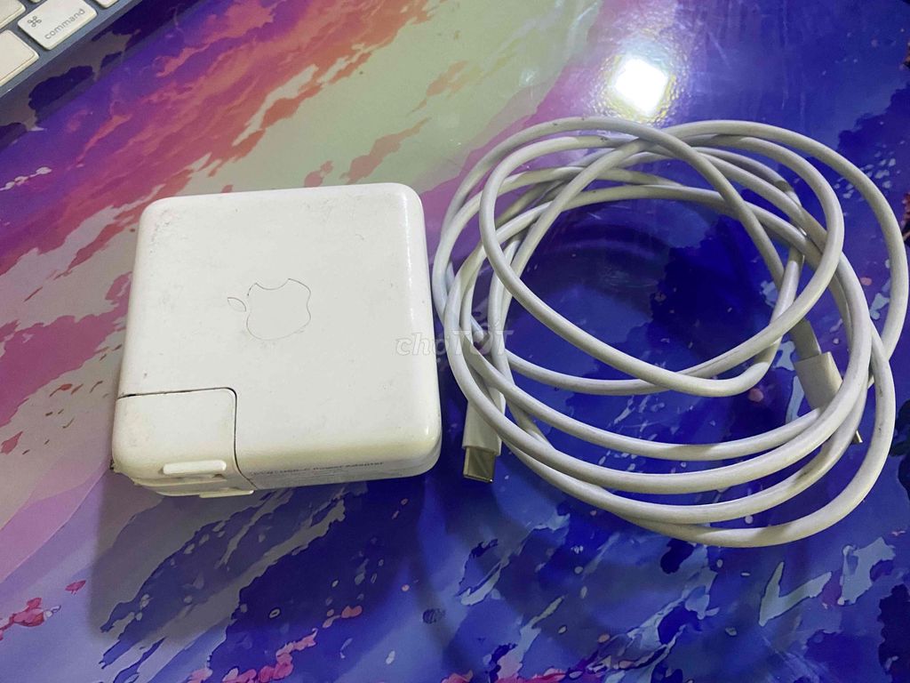 Sạc MacBook Apple 61W Trắng. Mua bán Phụ kiện (Màn hình, Chuột...) tại Thành phố Dĩ An Bình Dương được đăng bởi Võ Phát hình 1