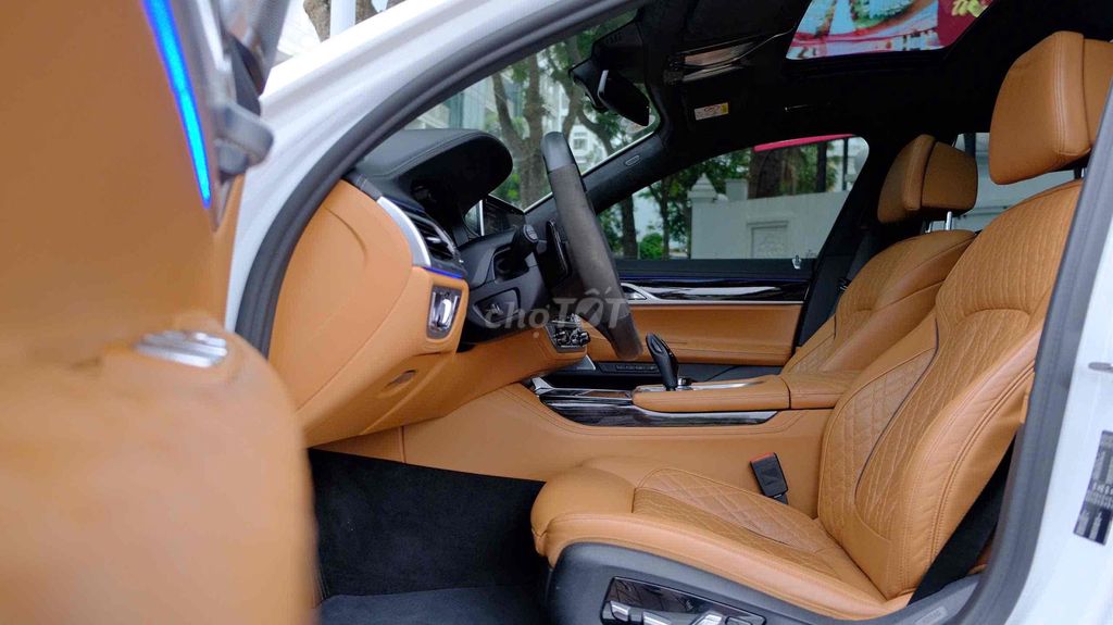 BMW 7 Series 2021 740Li - 19999 km Bank 90%. Mua bán Ô tô tại Quận 7 Tp Hồ Chí Minh được đăng bởi PHÁT ĐẠT LUXURY CAR hình 7