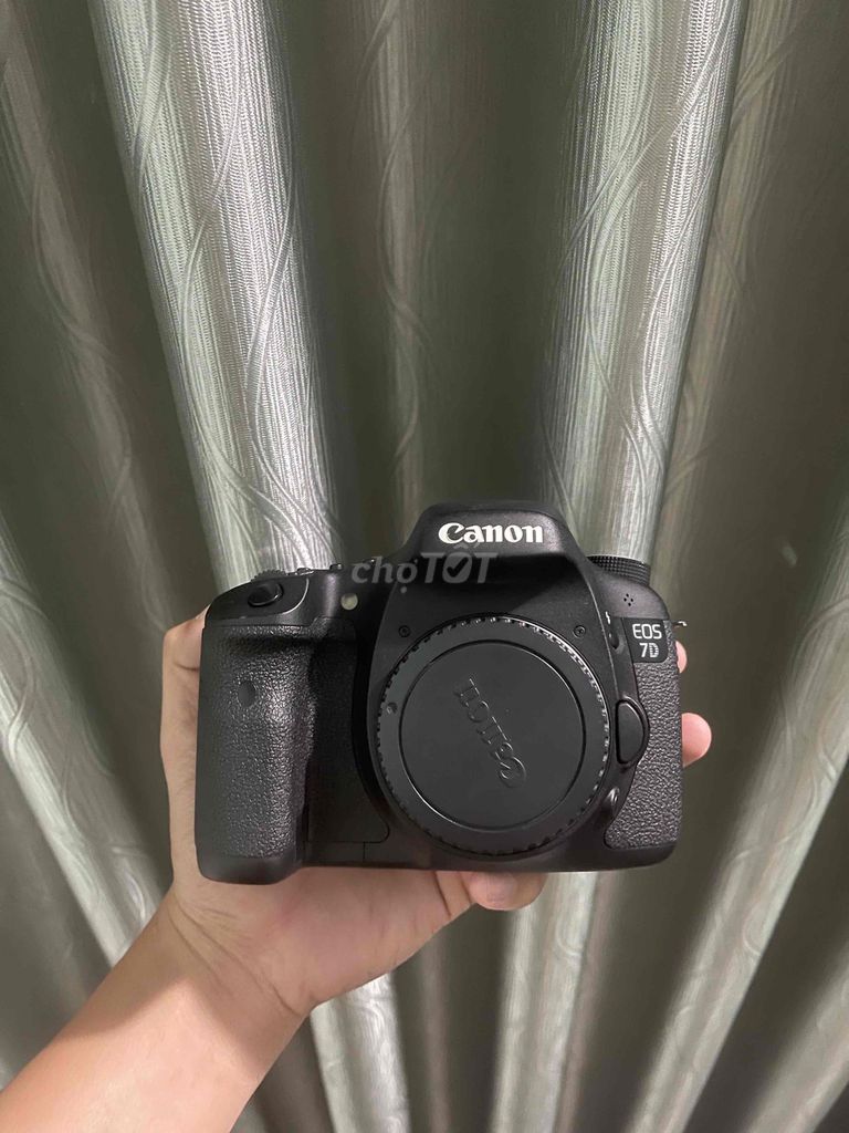 Máy ảnh Canon 7D EF-S 15-85mm Đen. Mua bán Máy ảnh, Máy quay tại Thành phố Thuận An Bình Dương được đăng bởi Trọng Võ Văn hình 1