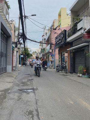 CHDV gồm 14 phòng, Quận 3. DT: 110m2. Thu nhập 60tr/th Giá chỉ 11,5 tỷ