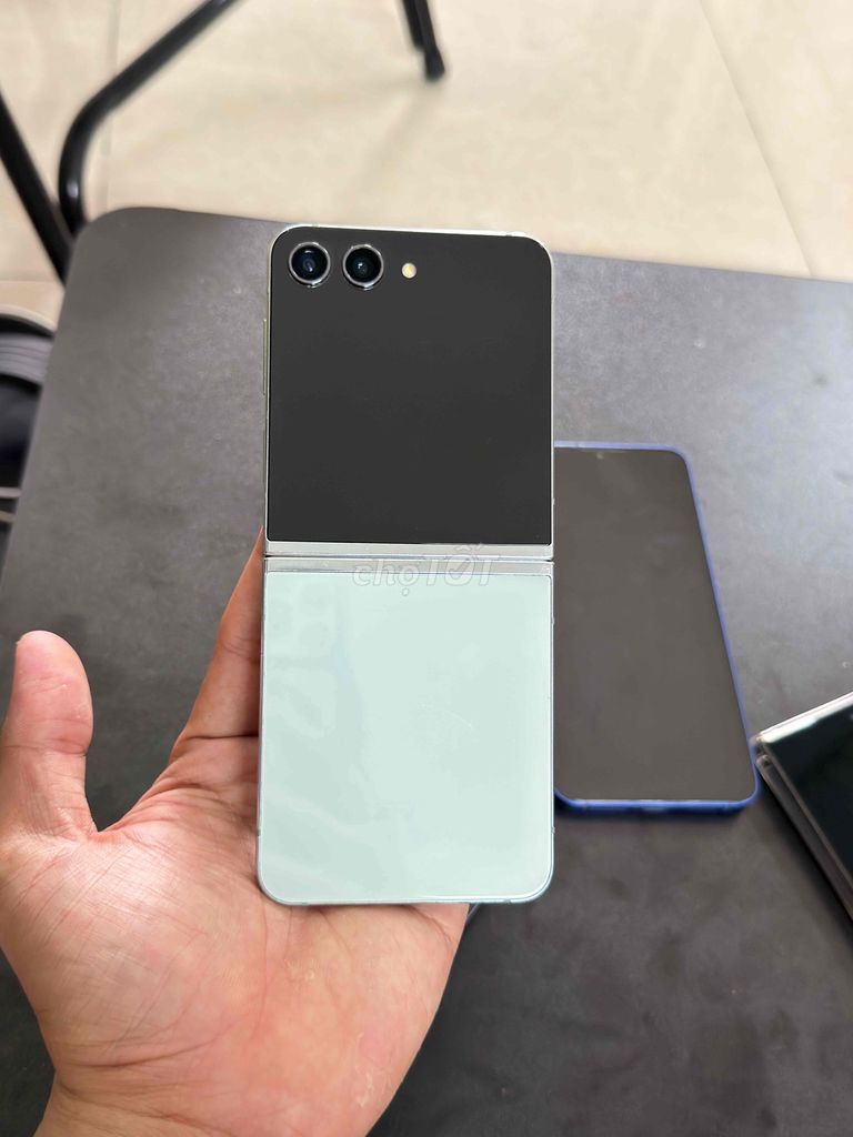 Samsung Galaxy Z Flip5 VN 512GB Xanh Mint.. Mua bán Điện thoại tại Quận 5 Tp Hồ Chí Minh được đăng bởi Gia Bảo hình 1