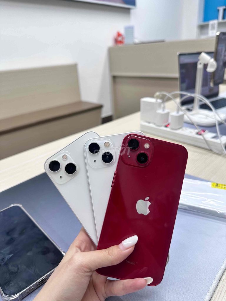 Apple iPhone 13 Đỏ Trắng Mới. Mua bán Điện thoại tại Quận Bình Tân Tp Hồ Chí Minh được đăng bởi Lê Thị Lin Đa hình 1