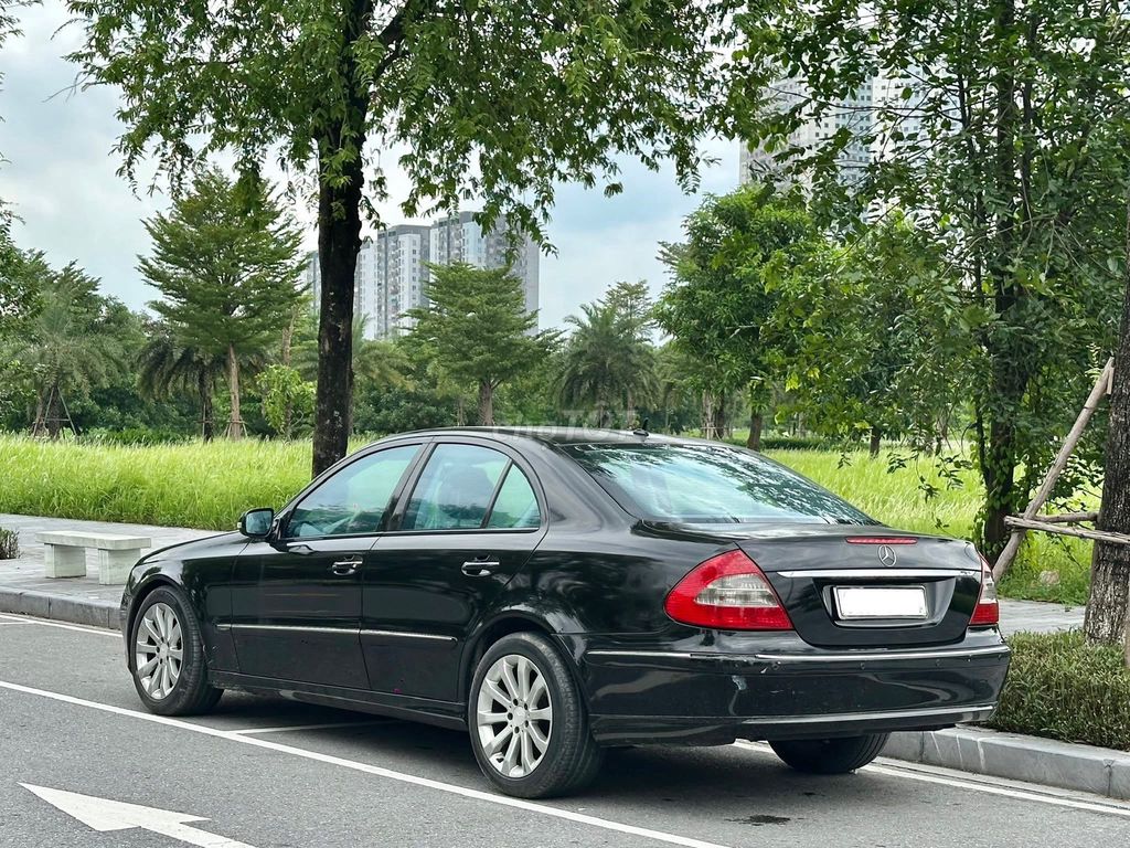 Mercedes Benz E Class 2008 E200 - 160000 km. Mua bán Ô tô tại Quận Hoàng Mai Hà Nội được đăng bởi Anh Tú hình 4