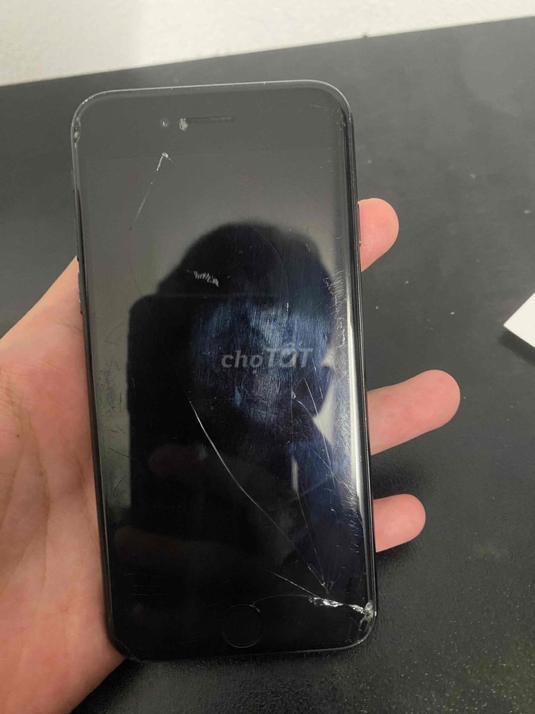 Apple iPhone SE 2020 64GB Đen Vỡ màn hình. Mua bán Điện thoại tại Quận Bắc Từ Liêm Hà Nội được đăng bởi Duy Khương hình 1