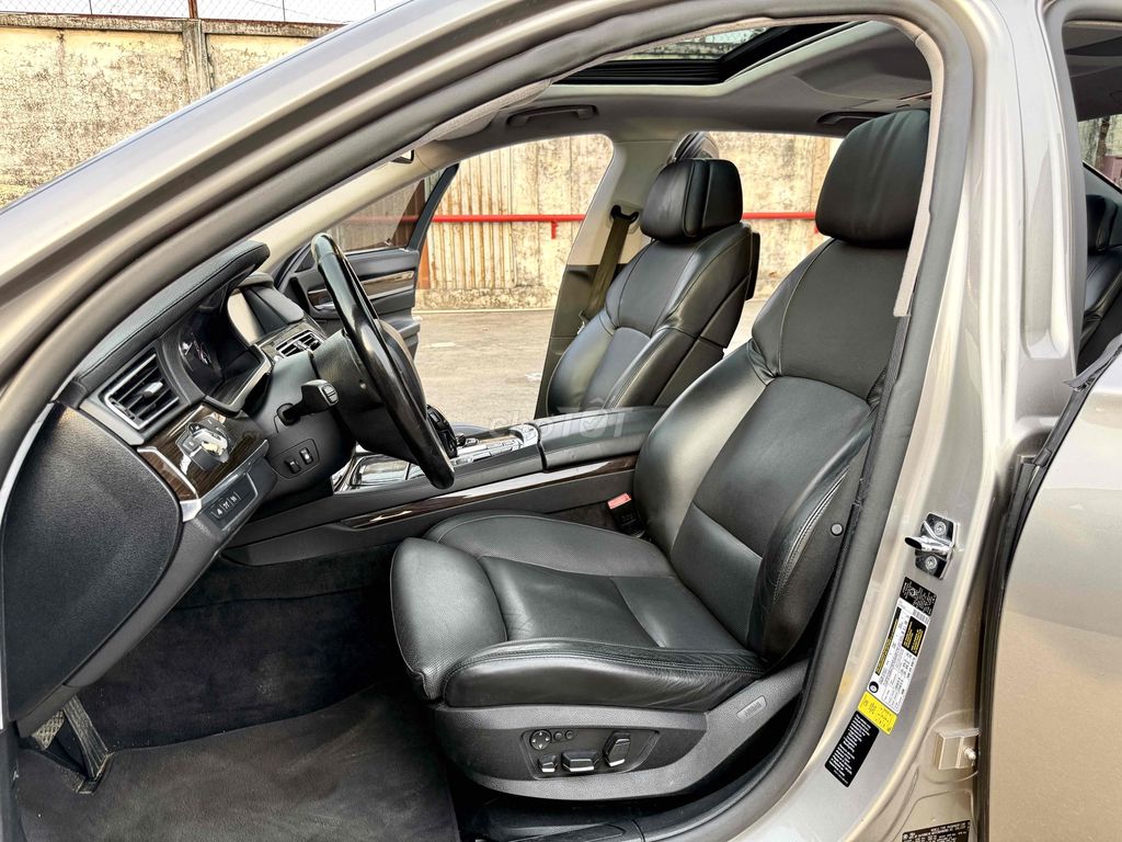 BMW 7 Series 2009 750Li F02 dkld 2011. Mua bán Ô tô tại Quận Tân Phú Tp Hồ Chí Minh được đăng bởi Lê Băng Vinh hình 13