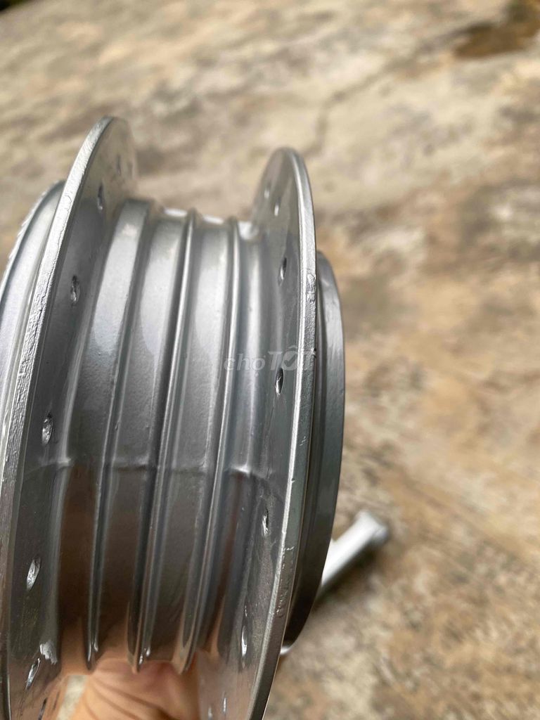 cần bán 2 đùm trước sau với gắp sau. Mua bán Phụ tùng xe tại Thị xã Tân Uyên Bình Dương được đăng bởi Đinh Hữu Thuận hình 3