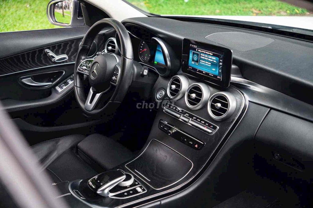 LONG ANH AUTO về Mercedes C200FL model 2019. Mua bán Ô tô tại Quận 7 Tp Hồ Chí Minh được đăng bởi LongAnh AuTo  hình 12
