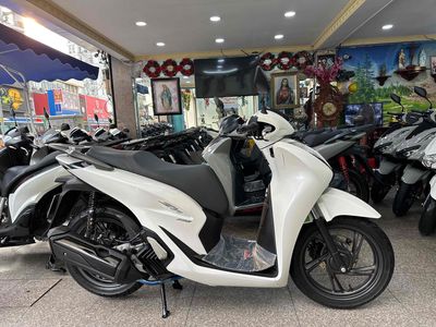 Honda SH 160i CBS 2023 Trắng Đen BSTP Chính Chủ