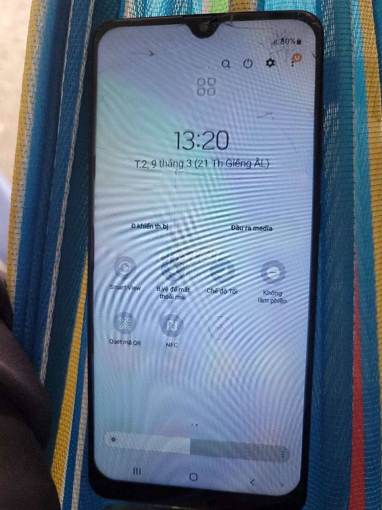 Samsung Galaxy A31 Tím nứt kính. Mua bán Điện thoại tại Thành phố Thuận An Bình Dương được đăng bởi Duc Lam Ngoc hình 1