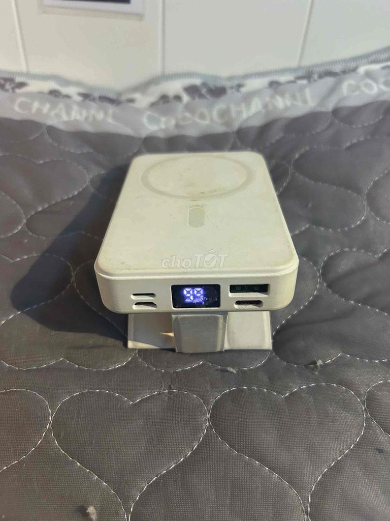 Sạc dự phòng MagSafe Trắng. Mua bán Phụ kiện (Màn hình, Chuột...) tại Quận 12 Tp Hồ Chí Minh được đăng bởi Tthiênphú hình 1
