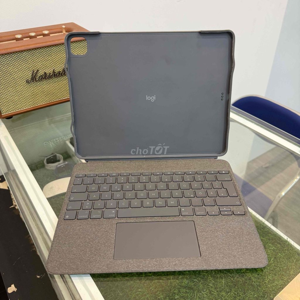 Bàn Phím iPad 12.9 inch, Logitech Combo Touch, EU. Mua bán Phụ kiện (Màn hình, Chuột...) tại Quận Tân Bình Tp Hồ Chí Minh được đăng bởi Minh Tuấn hình 1