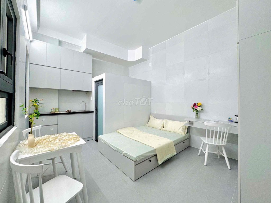 СДАМ ОКОННУЮ КОМНАТУ НА ПРОДАЖУ В ОТРЕМОНТИРОВАННОМ КАНАЛЕ KHUONG VIET
