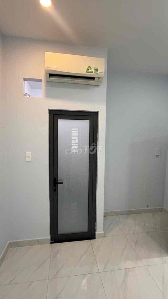 КОМНАТА В АРЕНДУ В РАЙОНЕ 8