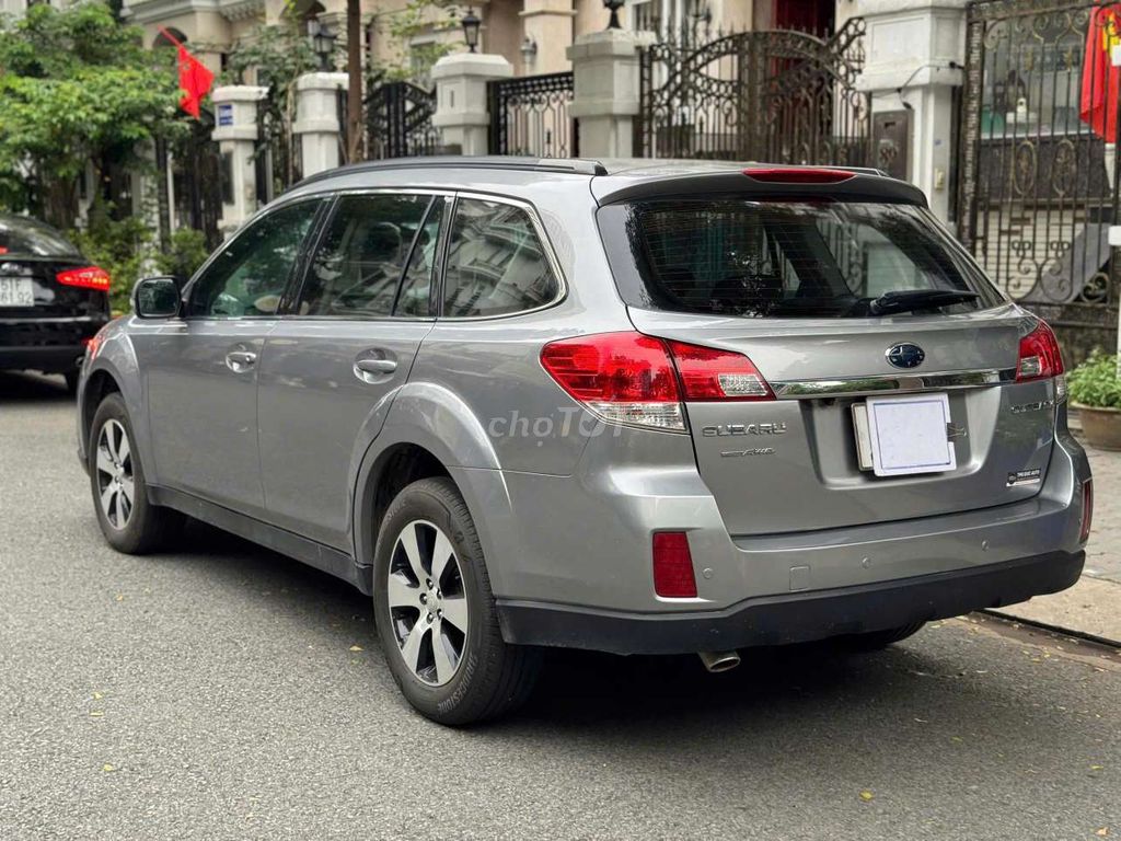 Chính chủ bán Subara Outback 2.5i 2010 một chủ. Mua bán Ô tô tại Quận Gò Vấp Tp Hồ Chí Minh được đăng bởi PHẠM VIỆT hình 4