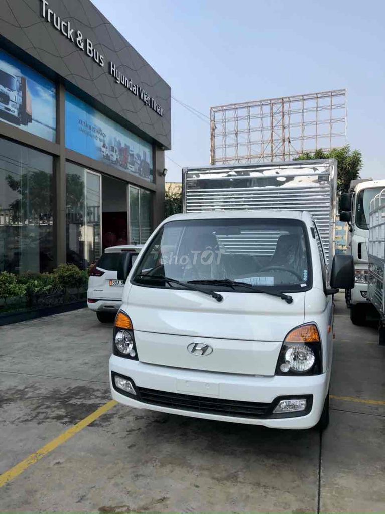 Hyundai New Porter H150 Thùng Kín Inox Mới 100%