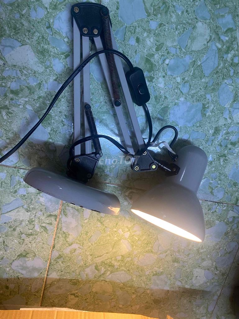 Đèn bàn Xám Đơn giản Đã sử dụng. Mua bán Đèn tại Quận 7 Tp Hồ Chí Minh được đăng bởi NamKim hình 1