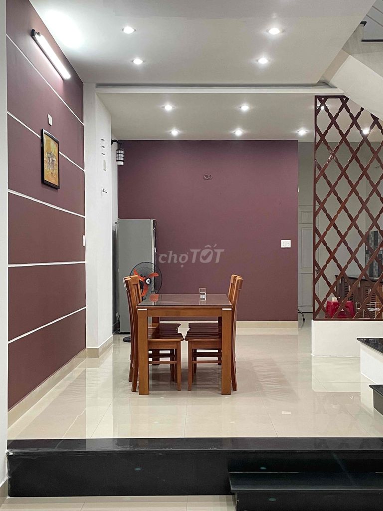 Nhà mặt tiền 247.5m2, 4 phòng ngủ, đường Lê Đại, quận Hải Châu, ĐN