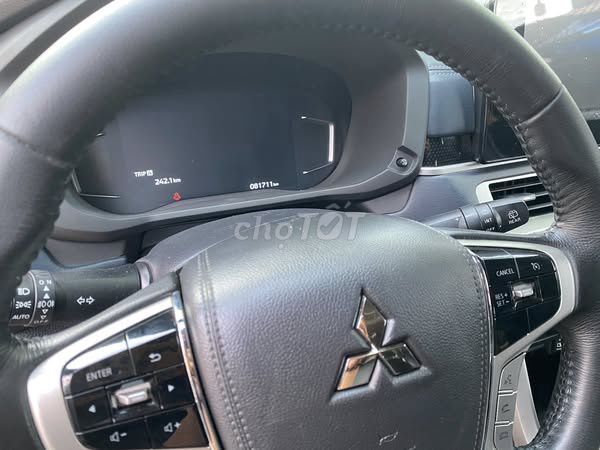 Mitsu Xpander Cross màu cam vũ trụ đời 2023. Mua bán Ô tô tại Thành phố Dĩ An Bình Dương được đăng bởi Lâm Thái hình 5