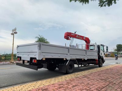 Xe Tải Isuzu FRR90NE5 Gắn Cẩu Unic 3 Tấn 5 Khúc. Mua bán Xe tải, xe ben tại Thành phố Thuận An Bình Dương được đăng bởi Ngọc Minh