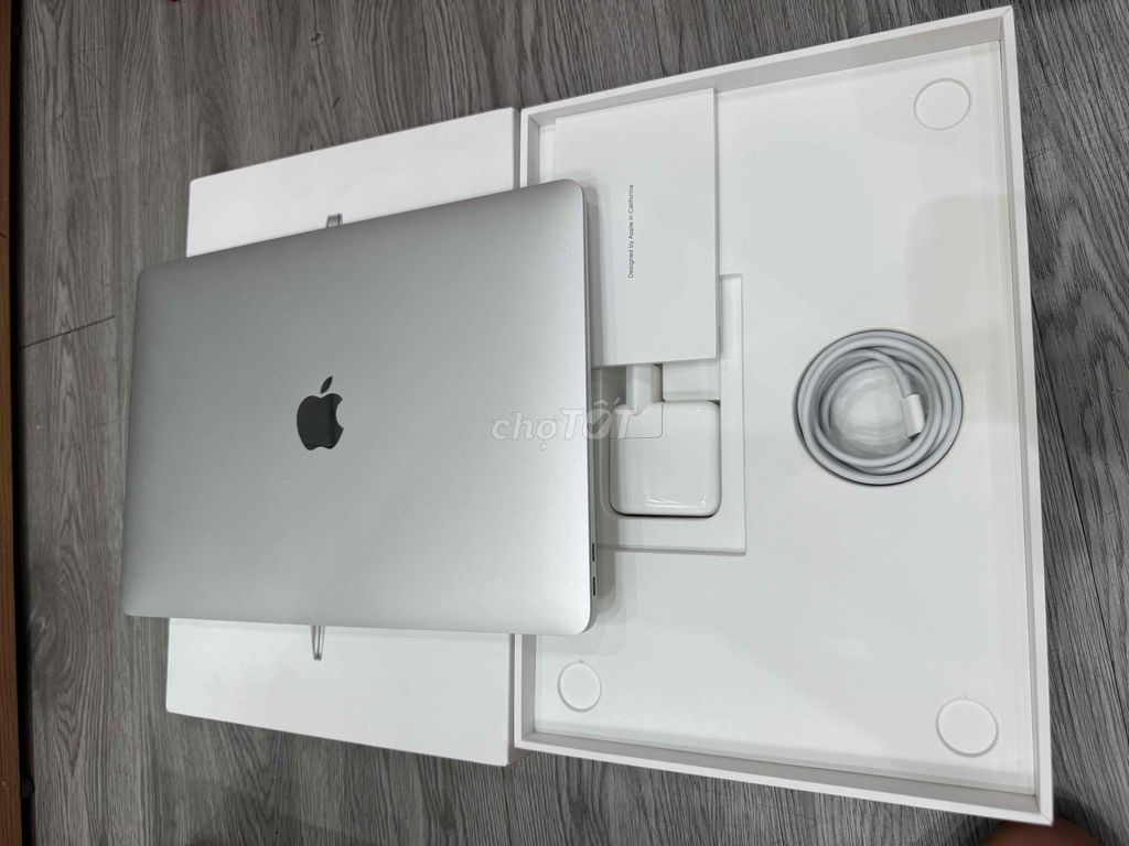 Apple Macbook air M1 màu sliver cực đẹp và sang tr