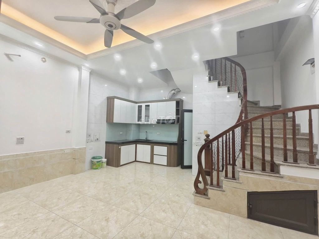 Продается дом в Ту Хиепе, 35 м², 5 этажей, 4 спальни