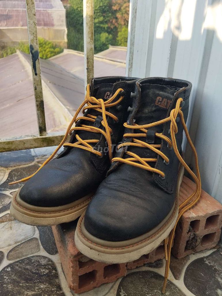 Giày boot nam Caterpillar da size 40. Mua bán Giày dép tại Thành phố Đà Lạt Lâm Đồng được đăng bởi Thắng Trương  hình 1